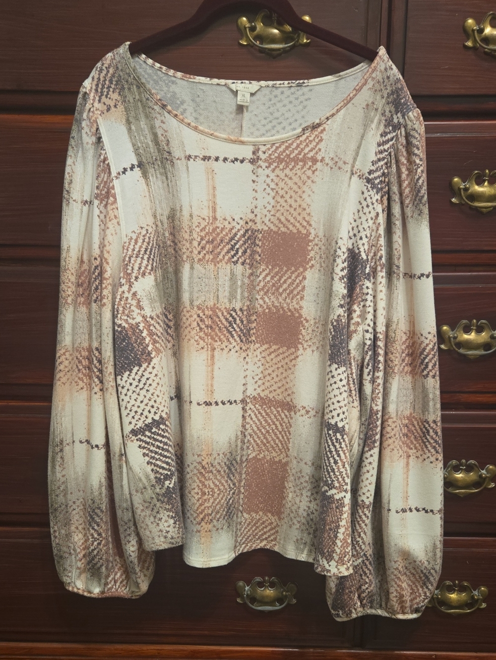 Est. 1946 Plaid Print Long Balloon Sleeve Scoop Neck Top - Mauve/White/Black